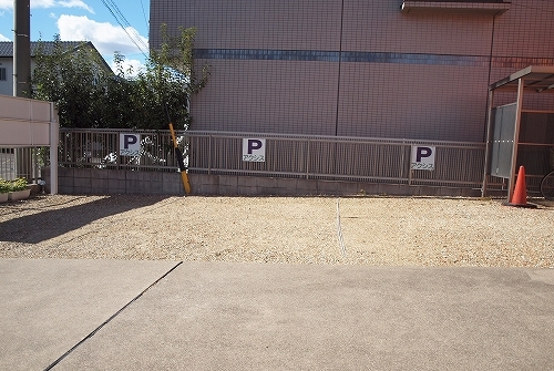 広くてとめやすい駐車場